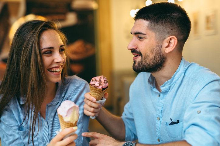 couple in cafe