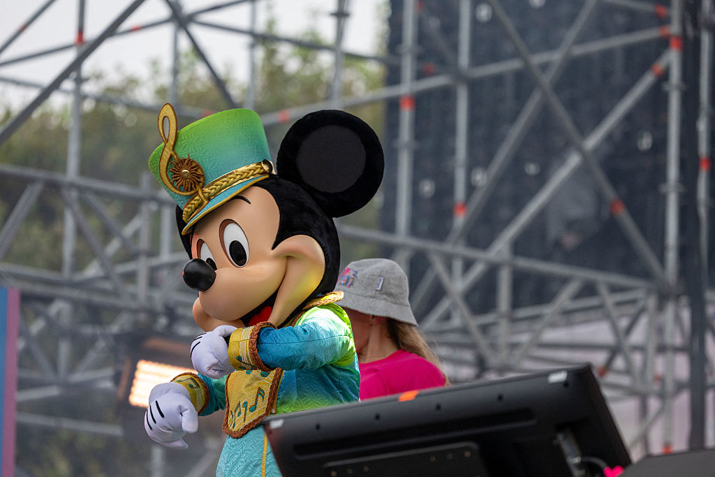 FRANCE-JOURNEE-MONDIALE-DES-OUBLIES-DES-VACANCES-PARIS